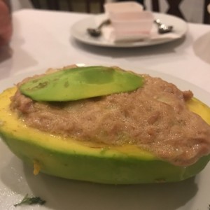 aguacate relleno con ventrescade atun ..!