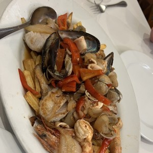 Parrillada de Mero y Mariscos (Mínimo 2 personas)