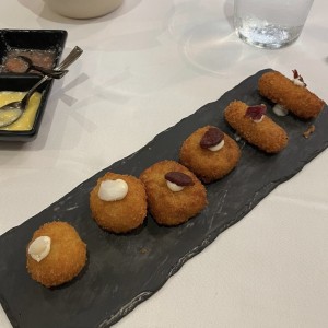 Croquetas Caseras de Jamón Ibérico, Chorizo, Pulpo o Bacalao