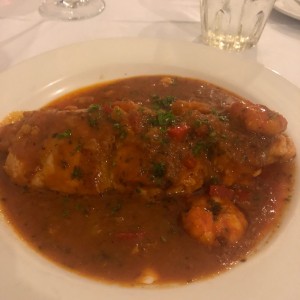 Mero en salsa de gambas