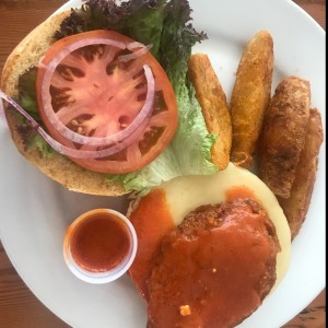 Sandwich de pollo en salsa buffalo