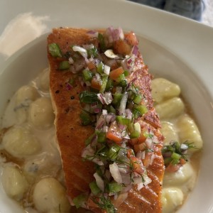 Salmon con Gnocchi