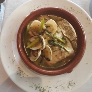 Lubina en salsa verde