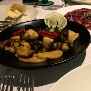 Entrantes Calientes - Pulpo Casa Urrutia