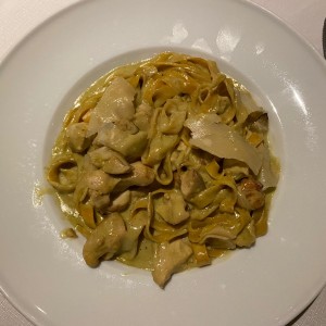 Fettuccini Polo e Bassilico