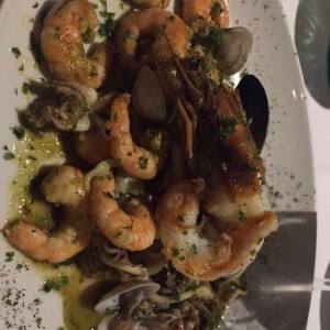 Plancha de Mariscos al Vino Blanco