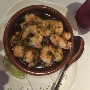 Camarones al Ajillo