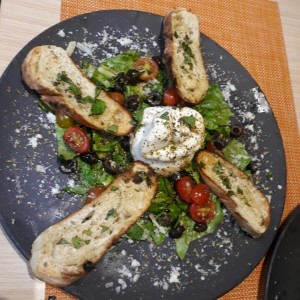 Ensaladas - Burrata Salad