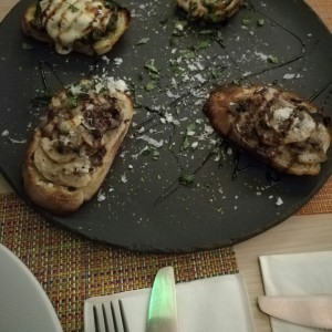 Entradas - Bruschetta Mixta