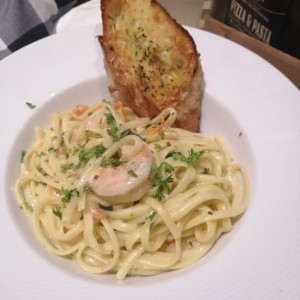 Pastas - Alfredo con Camarones