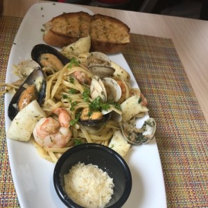 pasta Frutti di mare al oleo