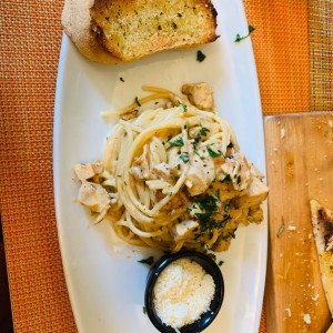 PASTAS - Alfredo con pollo