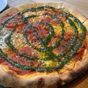 pizza caprese con pesto