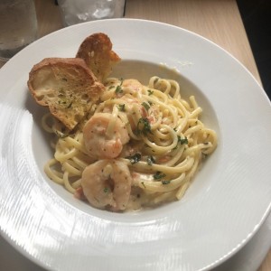 Pastas - Alfredo con Camarones