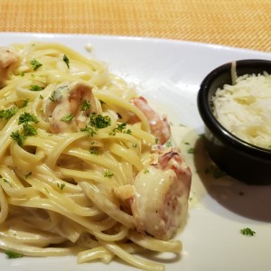 Alfredo con camarones.