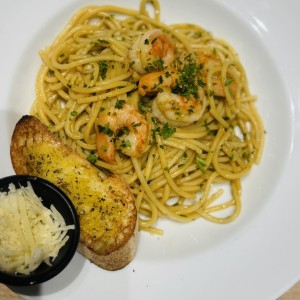 Pasta al Oleo con Camarones 