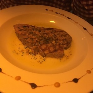 Lomo de Atun al Ajillo.