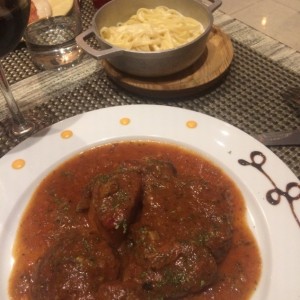 Ossobuco de Res con Linguini a la Crema