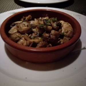 hongos al ajillo