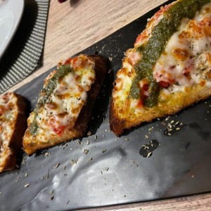 Bruschetta Pomodoro al Graten