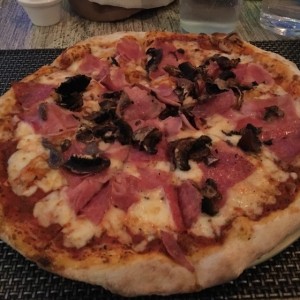 Pizza capricciosa 