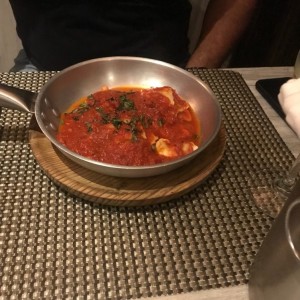 Ravioli de Carne Salteado Al Fileto Di Pomodoro