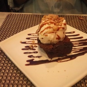 Postres - Brownie con Helado