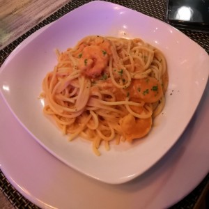 pasta en salsa rosada y quesos