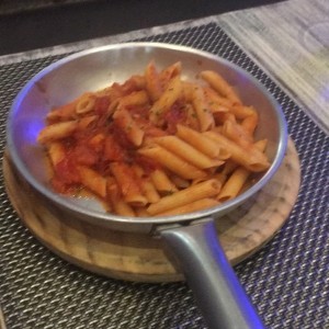 Fetuccine, Penne y/o Espaguetti  A la Crema, Aurora