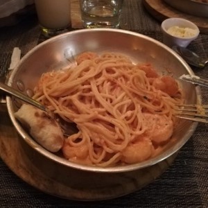 Fetuccine, Penne y/o Espaguetti  A la Crema, Aurora