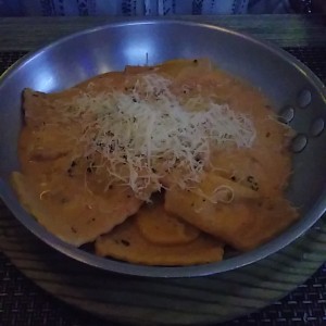 Raviolis de Salmon a la pomodoro