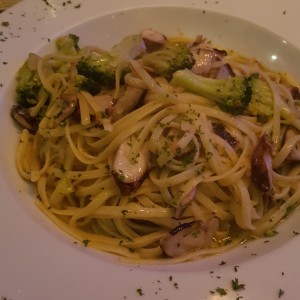 pasta con pulpo y brocoli (