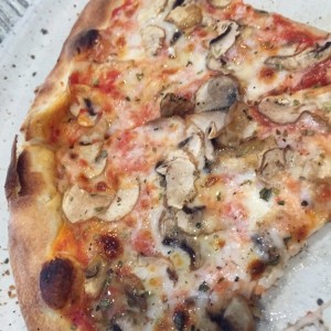 Pizzas - Margarita con hongos