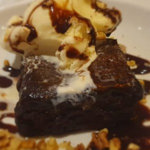 Brownie con Helado