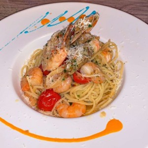 Pasta al oleo de camarones y langostinos 