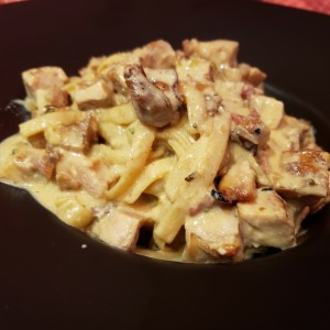 Fettucine Strega con Pollo