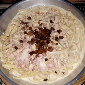 fetuccini carbonara con bacon