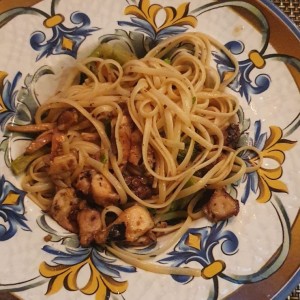 linguini con pulpo y brocoli