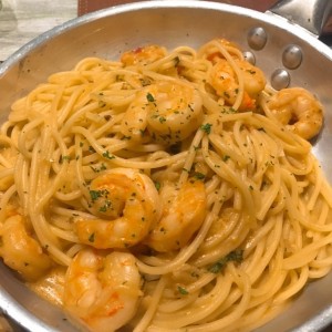 Pasta con camarones sn salsa rosada