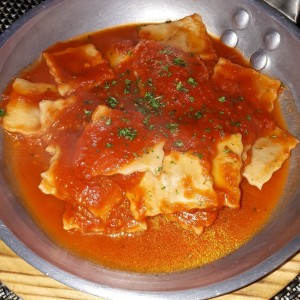 RAVIOLI DE LOMO SALTADO