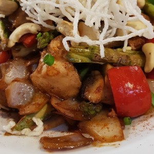 Stir fry de pollo con vegetales 