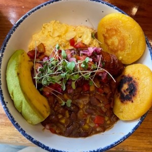 Brunch - Desayuno chapín-panameñizado