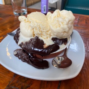 Brownie con Helado