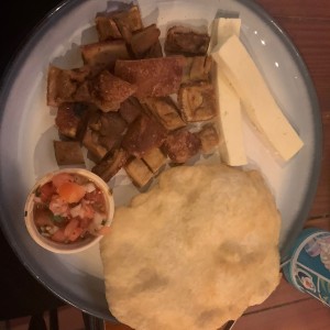 orden de chicharron / hojadra / orden de queso del pais o prensado