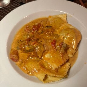 Raviolli de pollo a la piamontesa