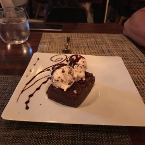 brownie con helado