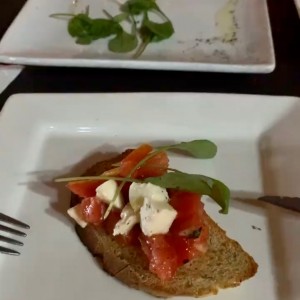 bruschetta tricolore