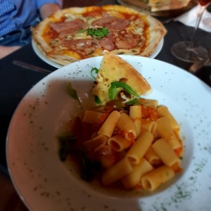 pasta corta y pizza 