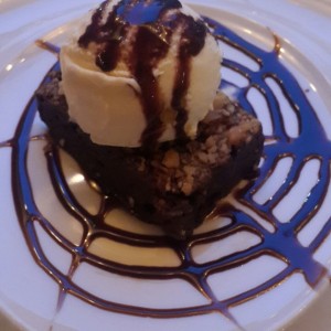 brownie con helado