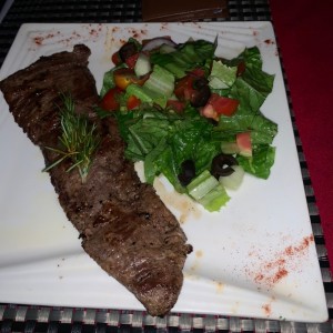 filete con ensalada